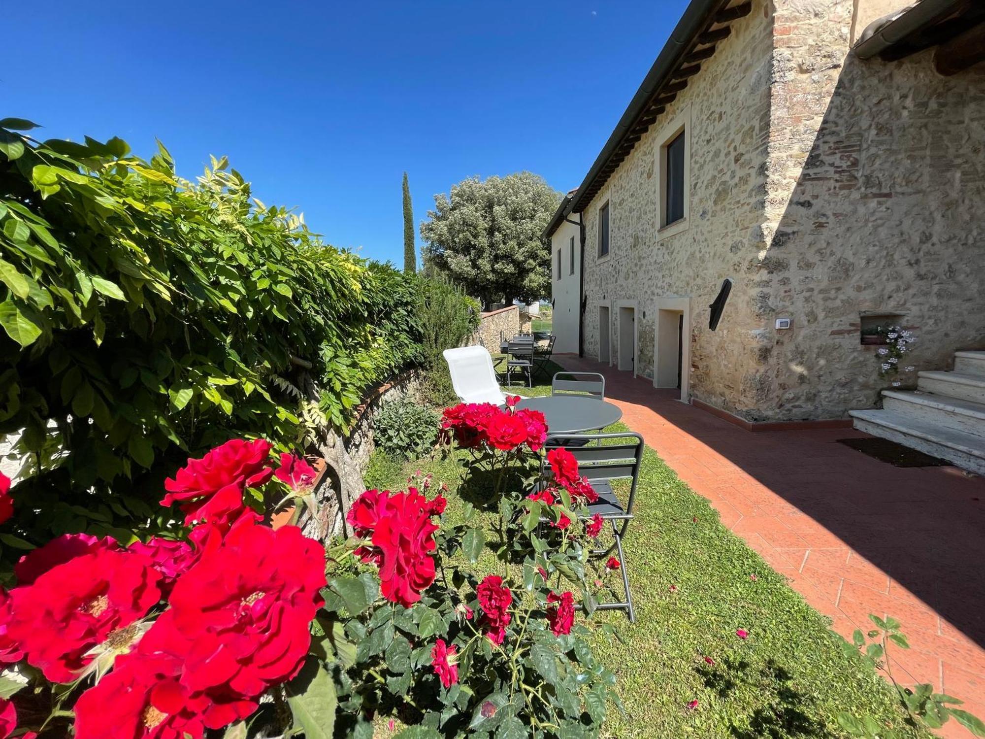 Agriturismo Castello Di Montauto ซานจีมิญญาโน ภายนอก รูปภาพ